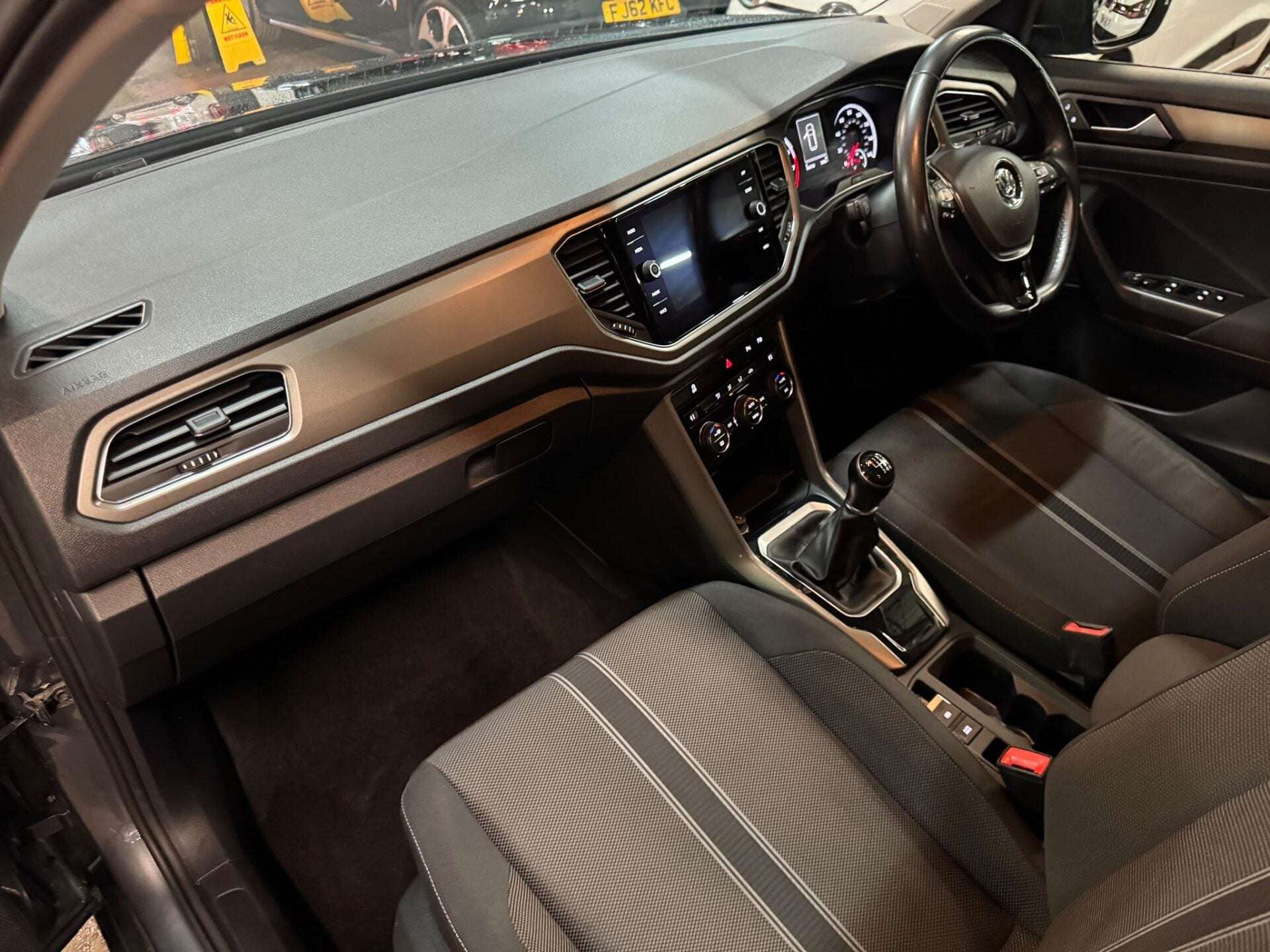 2020 VOLKSWAGEN T-ROC 2020 VOLKSWAGEN T-ROC