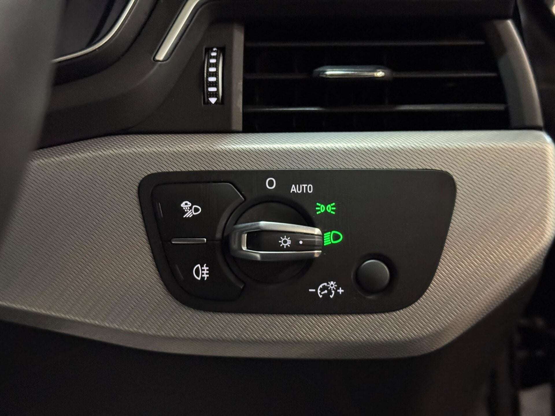 2023 AUDI A4 2023 AUDI A4