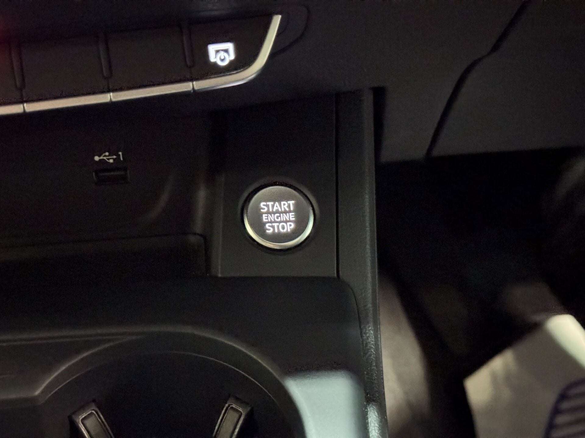 2023 AUDI A4 2023 AUDI A4