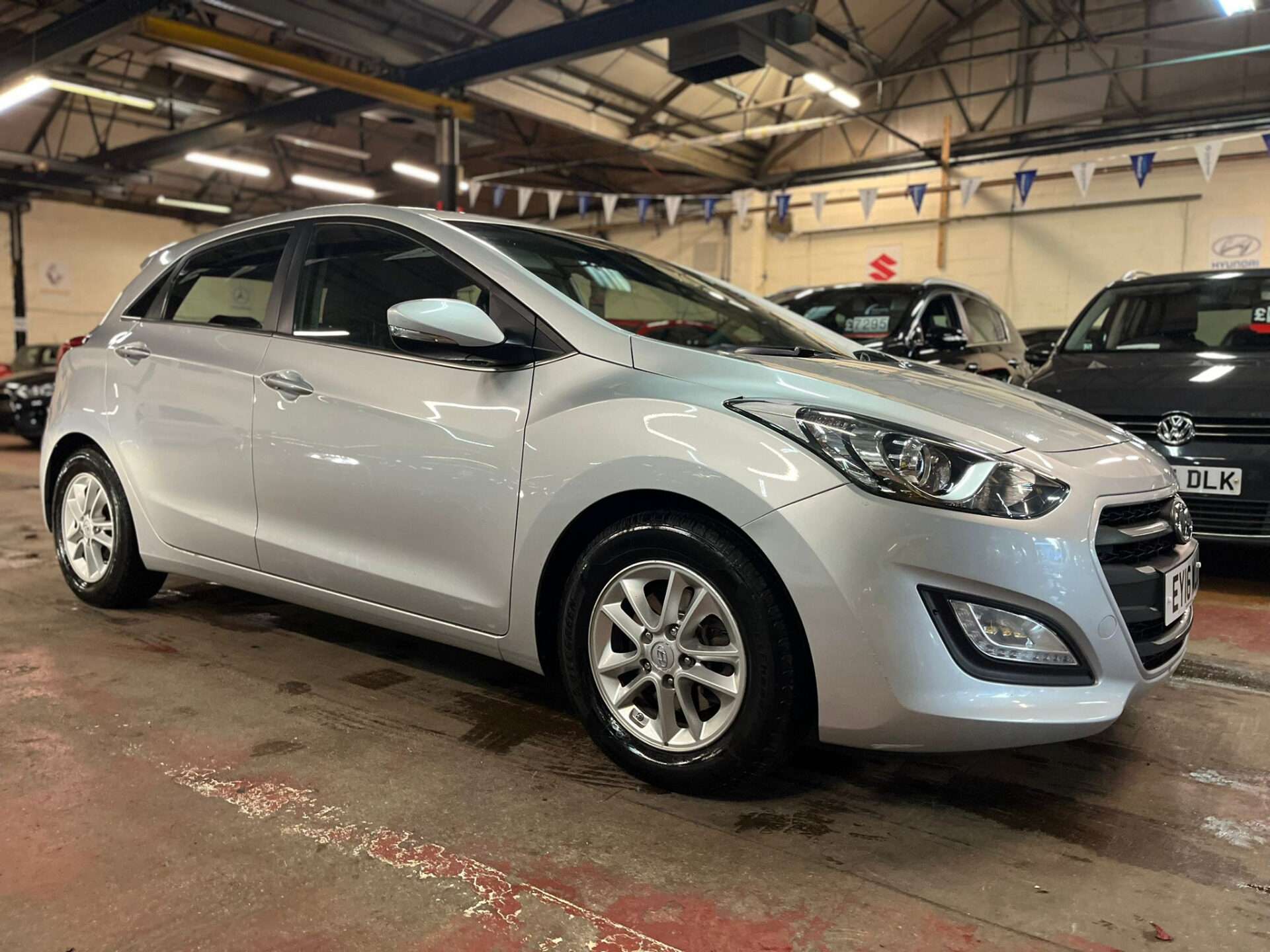 A 2016 HYUNDAI I30 CRDI SE NAV BLUE DRIVE A 2016 HYUNDAI I30 CRDI SE NAV BLUE DRIVE