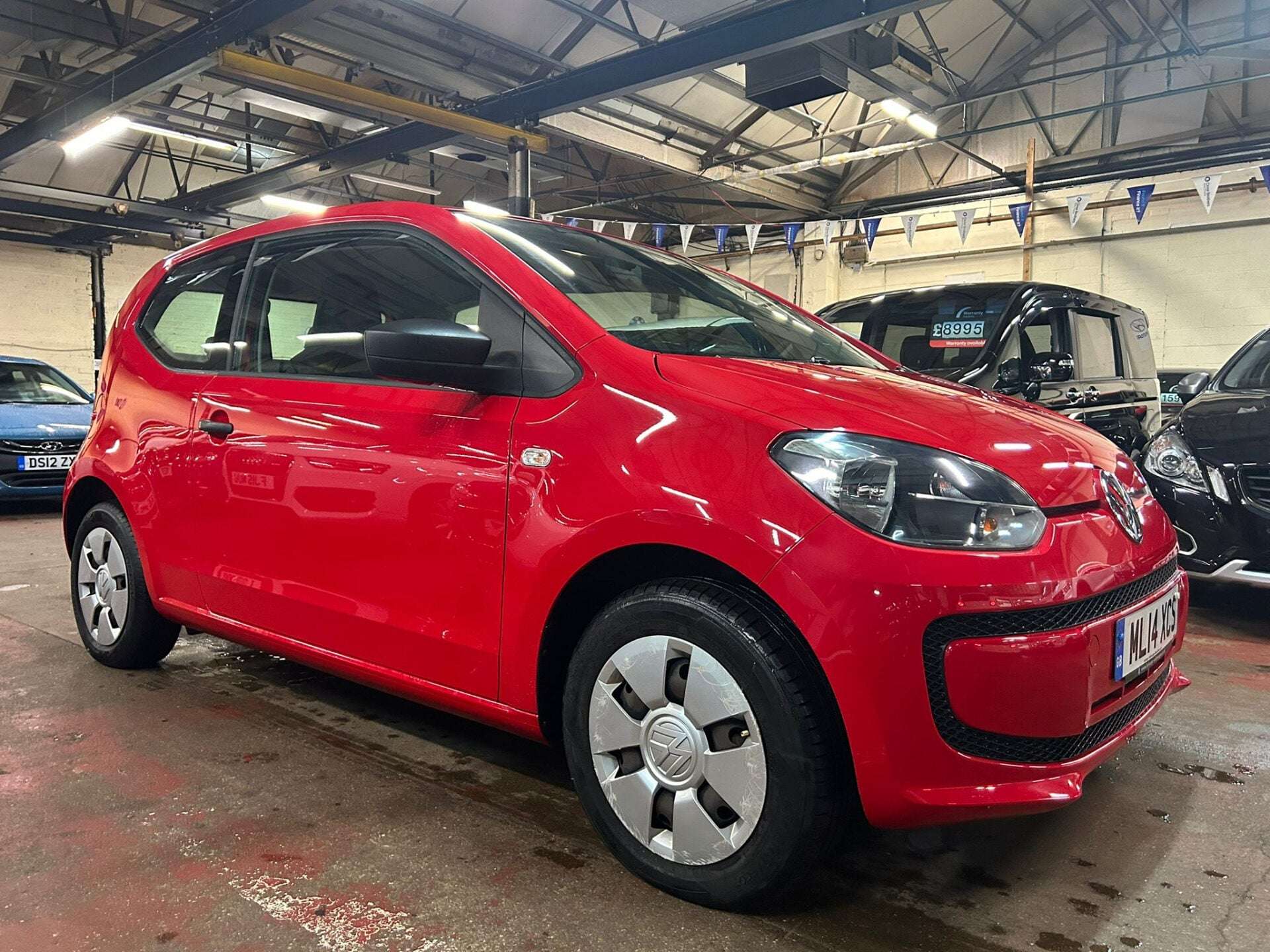A 2014 VOLKSWAGEN UP TAKE UP A 2014 VOLKSWAGEN UP TAKE UP