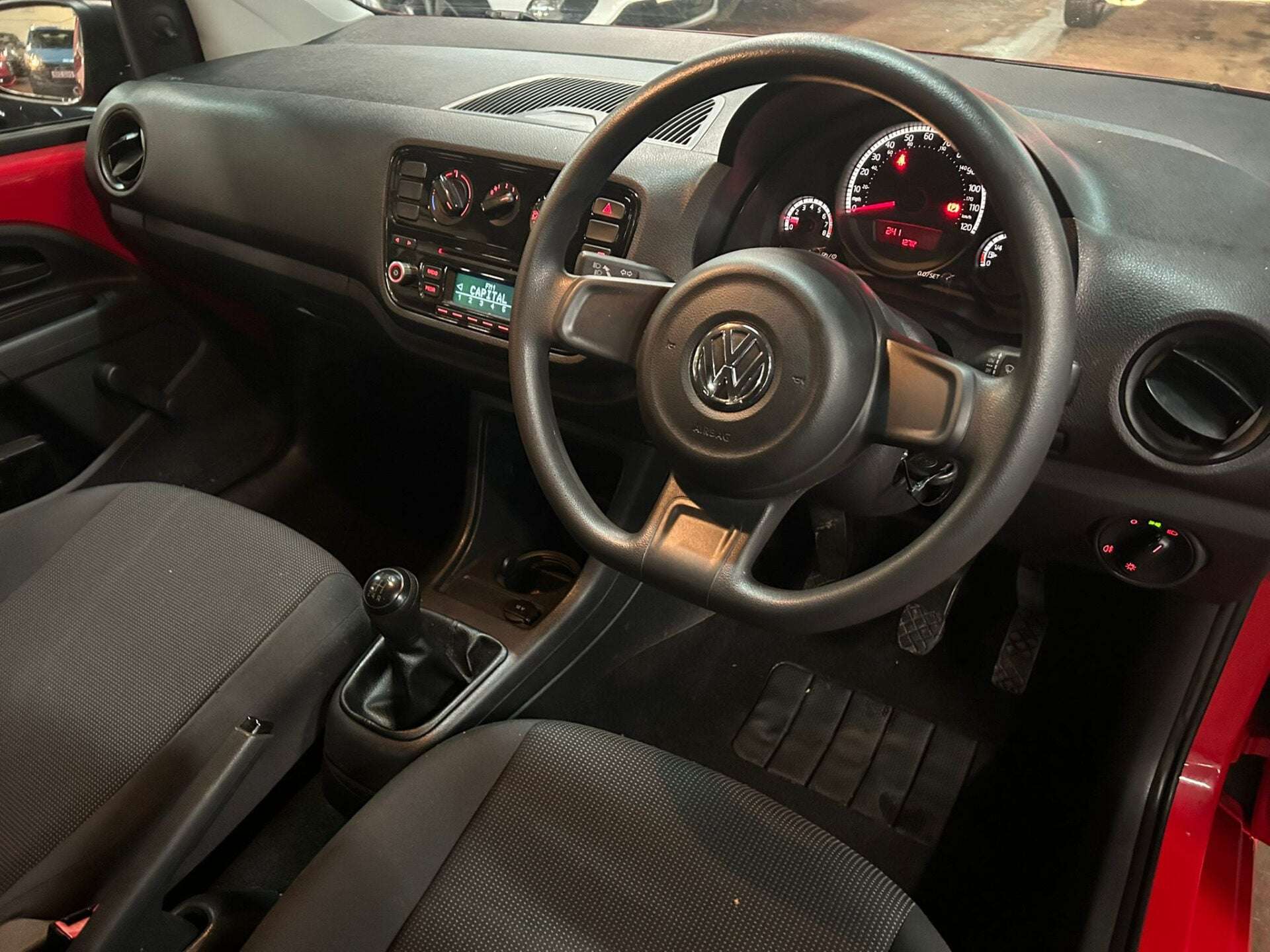 2014 VOLKSWAGEN UP 2014 VOLKSWAGEN UP