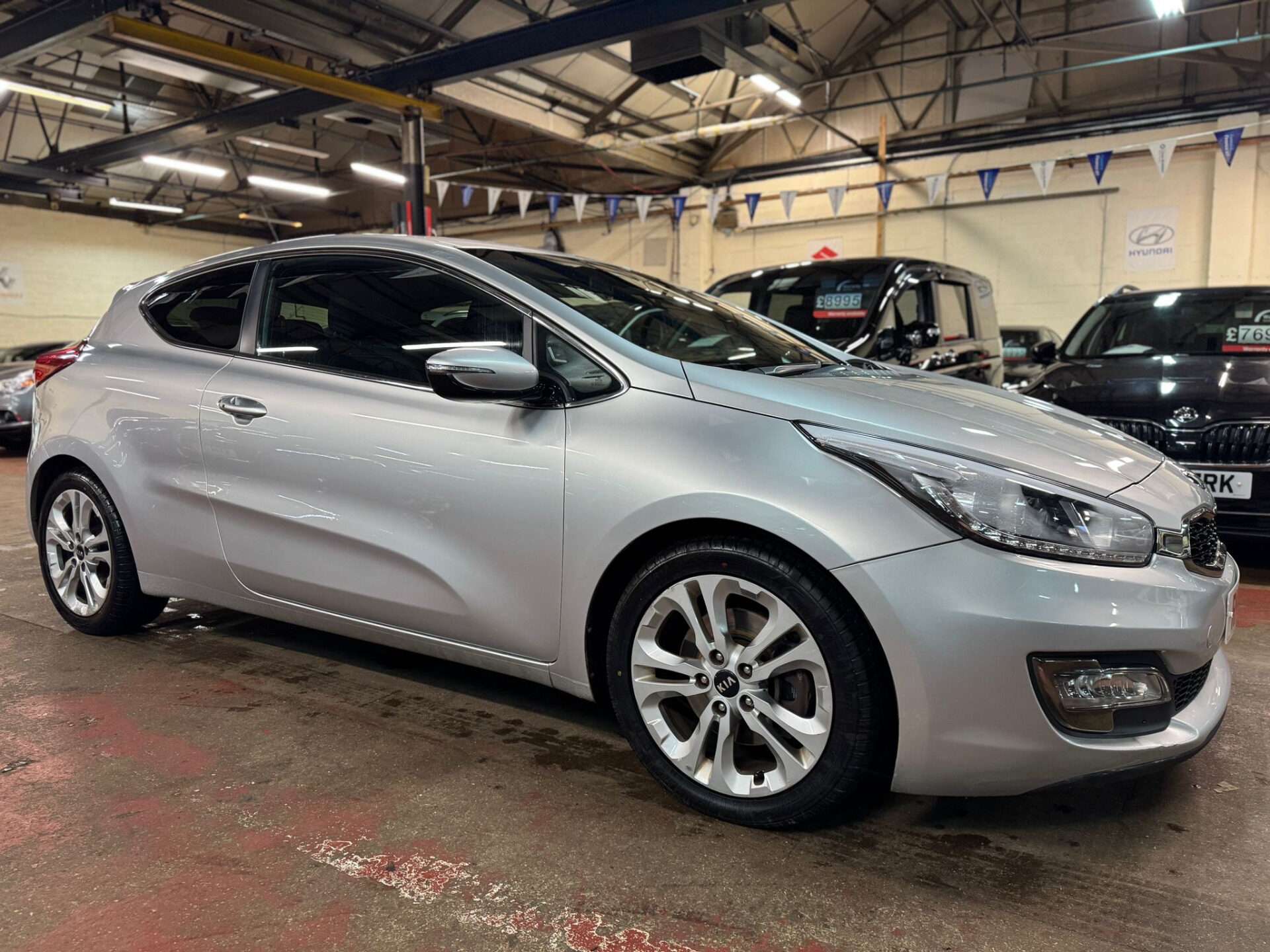 A 2014 KIA PRO CEED CRDI SE ECODYNAMICS A 2014 KIA PRO CEED CRDI SE ECODYNAMICS