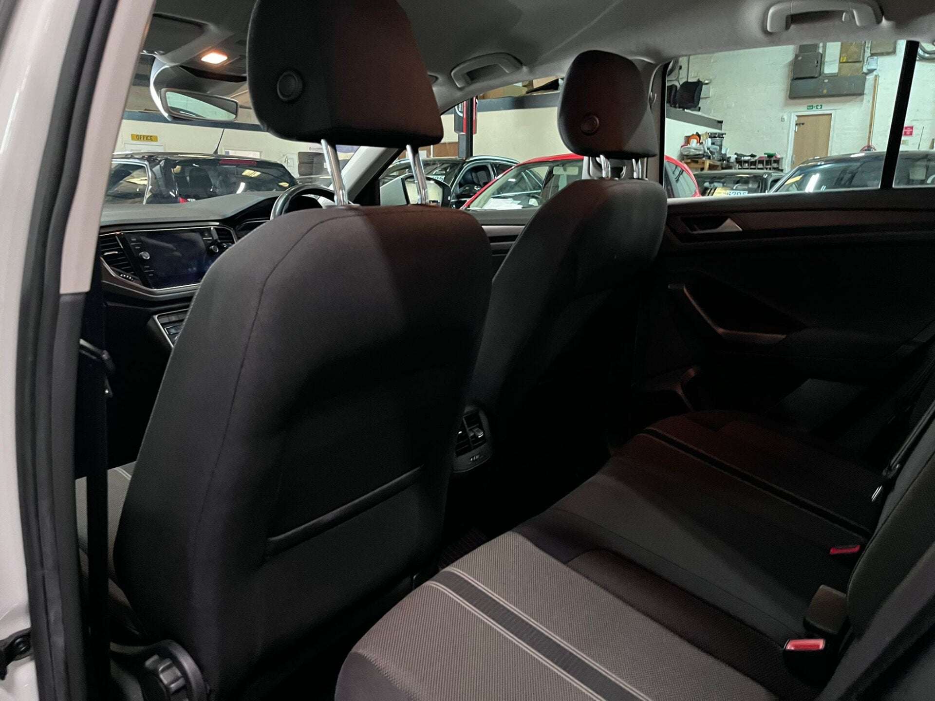 2018 VOLKSWAGEN T-ROC 2018 VOLKSWAGEN T-ROC