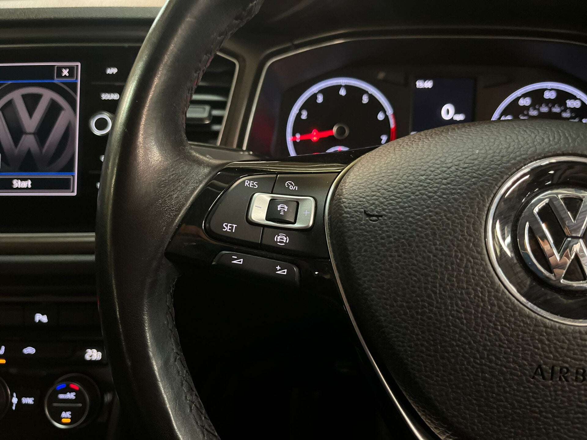 2018 VOLKSWAGEN T-ROC 2018 VOLKSWAGEN T-ROC