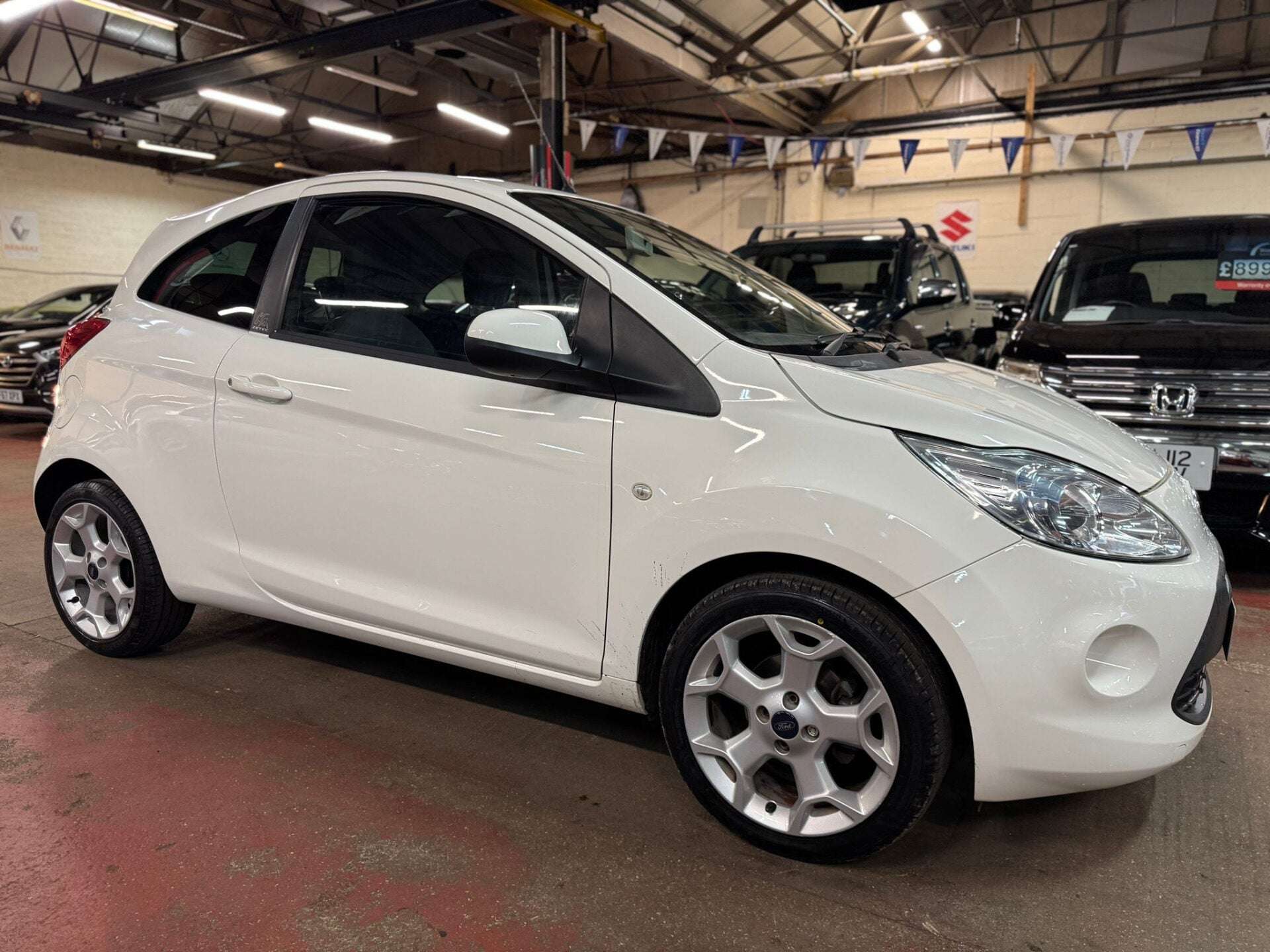 A 2014 FORD KA ZETEC A 2014 FORD KA ZETEC