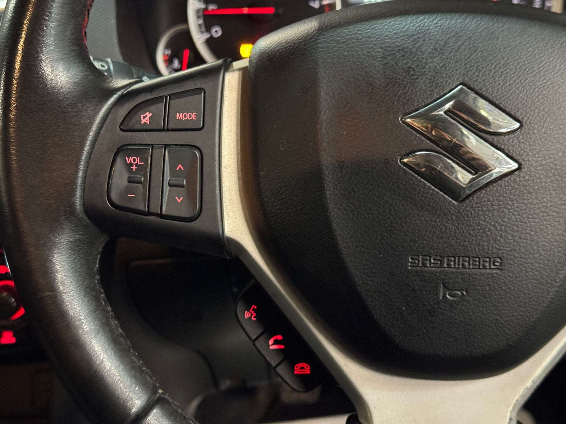 2015 SUZUKI SWIFT 2015 SUZUKI SWIFT