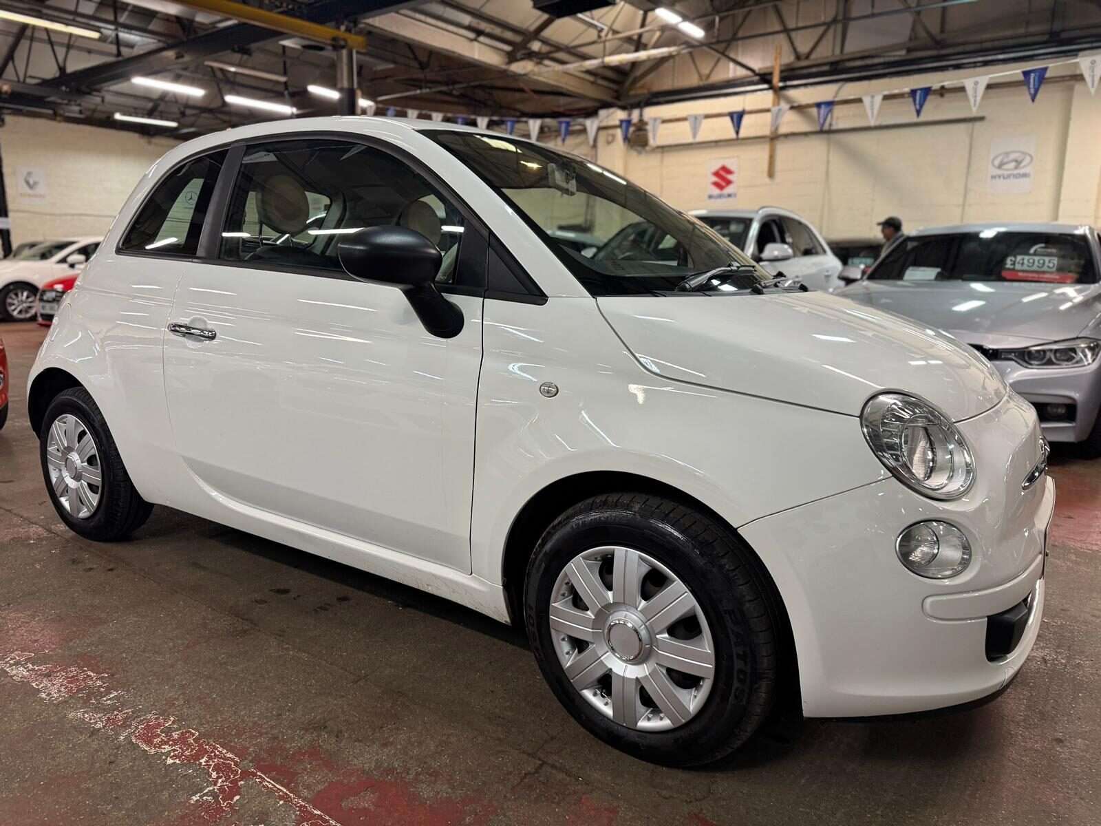 A 2015 FIAT 500 POP A 2015 FIAT 500 POP