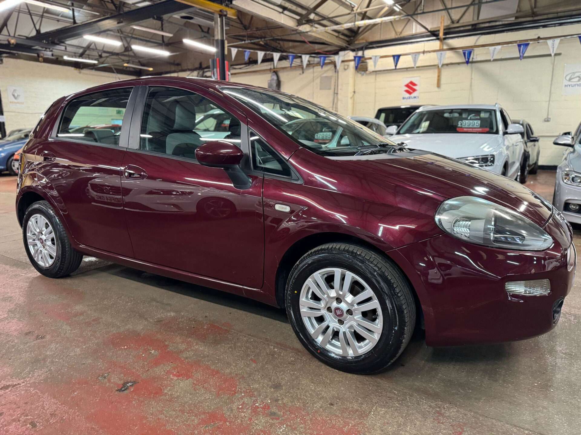 A 2013 FIAT PUNTO EASY A 2013 FIAT PUNTO EASY