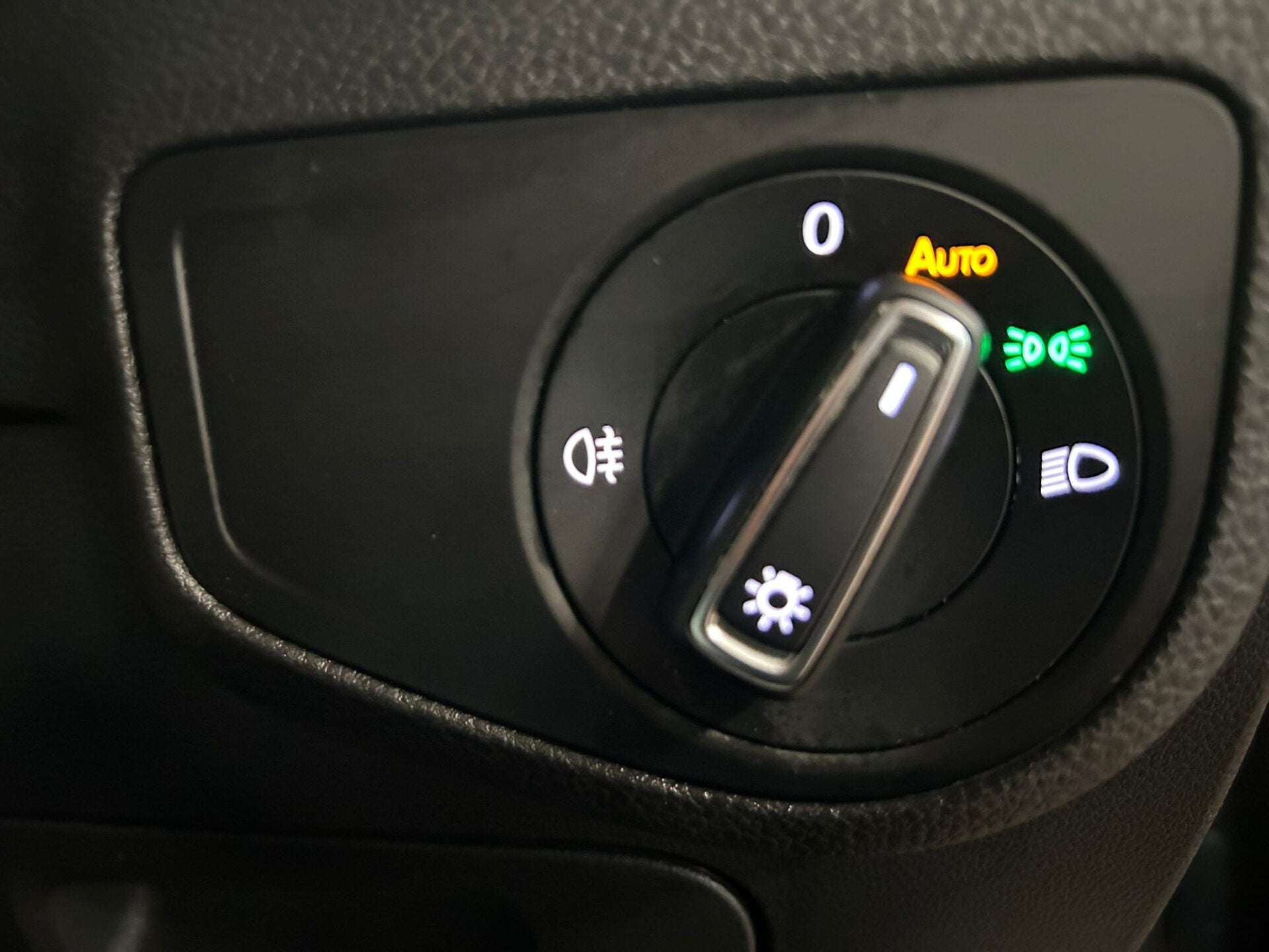 2019 VOLKSWAGEN GOLF SV 2019 VOLKSWAGEN GOLF SV