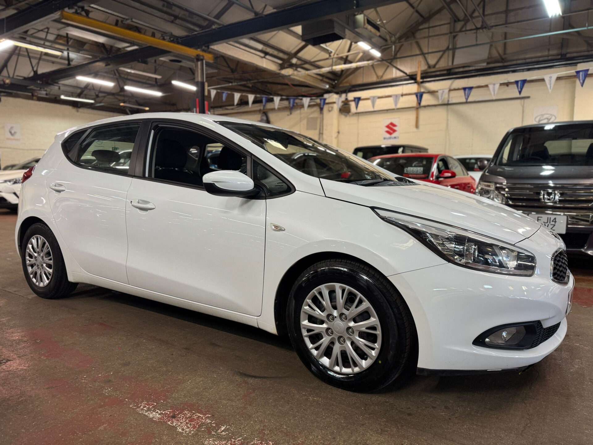 A 2015 KIA CEED CRDI 1 ECODYNAMICS A 2015 KIA CEED CRDI 1 ECODYNAMICS