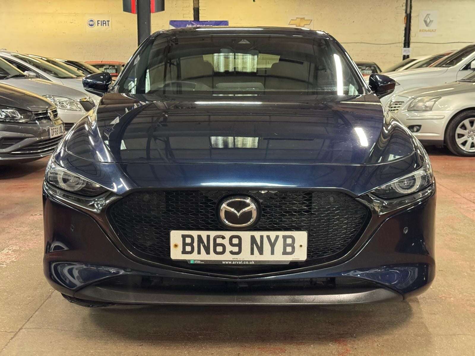 A 2020 MAZDA 3 SPORT LUX MHEV A 2020 MAZDA 3 SPORT LUX MHEV