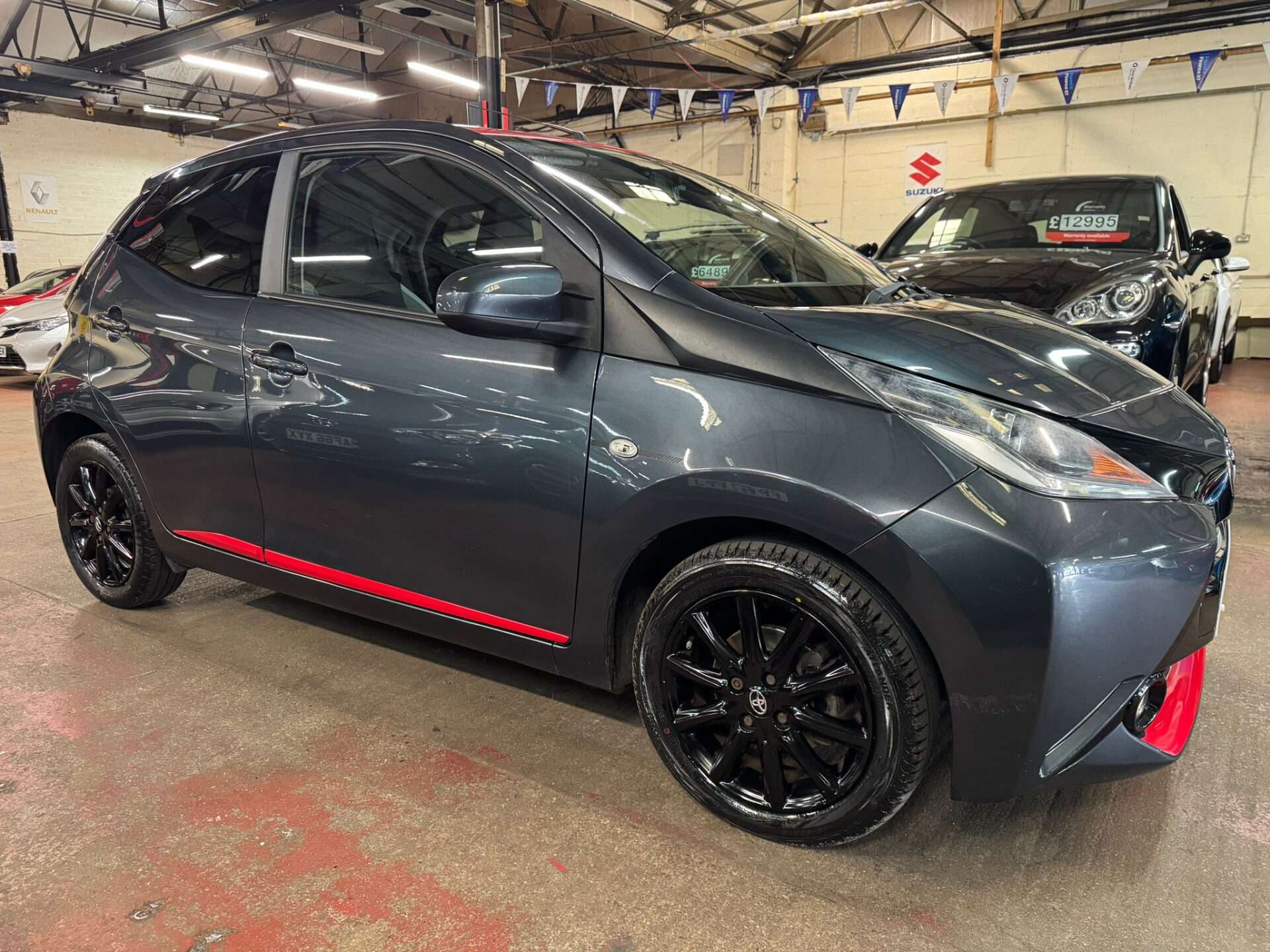 A 2017 TOYOTA AYGO VVT-I X-PRESS A 2017 TOYOTA AYGO VVT-I X-PRESS