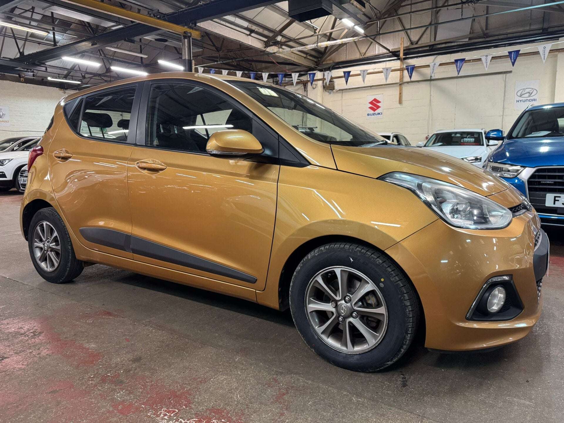 A 2014 HYUNDAI I10 PREMIUM A 2014 HYUNDAI I10 PREMIUM