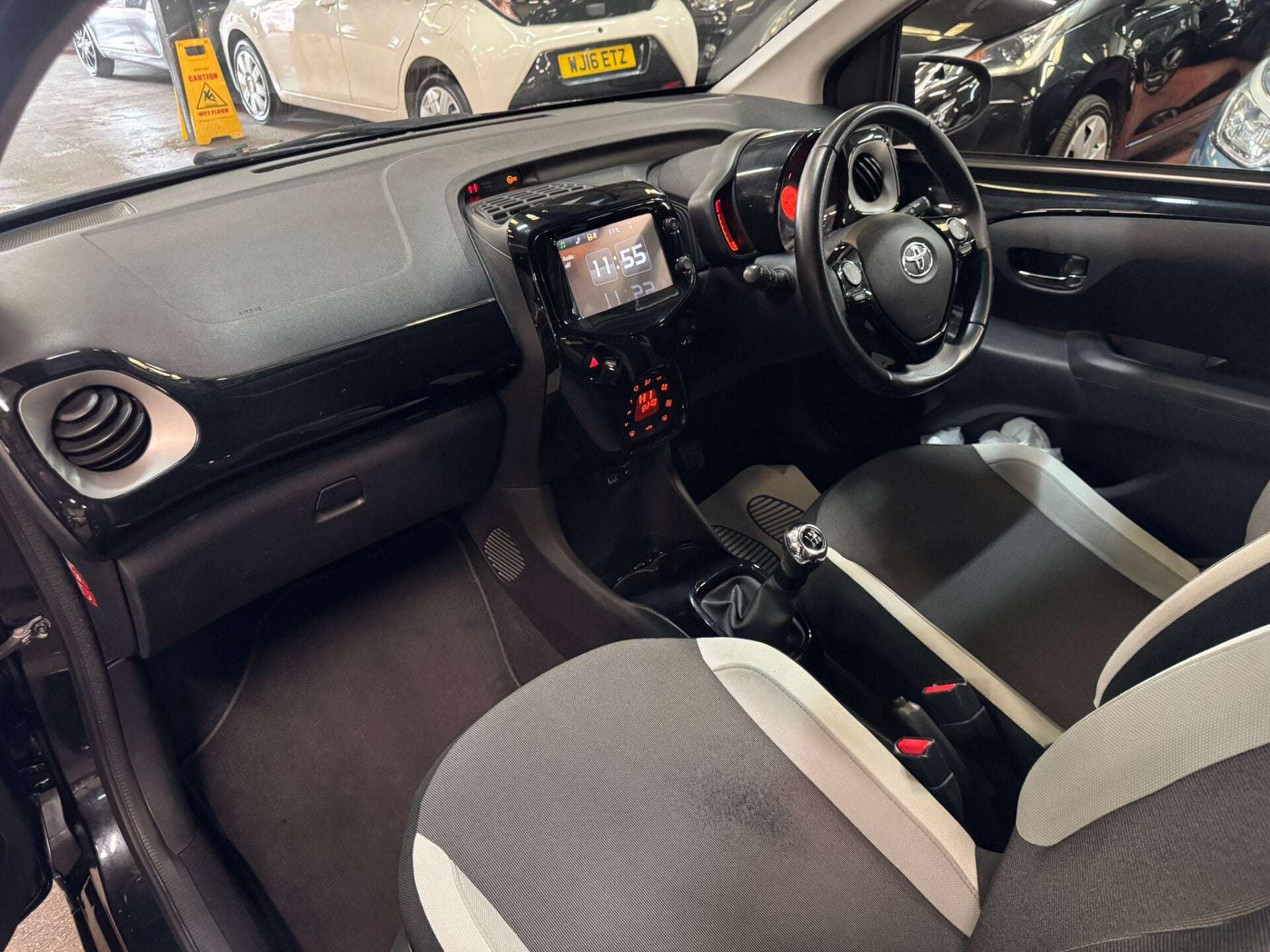 2015 TOYOTA AYGO 2015 TOYOTA AYGO