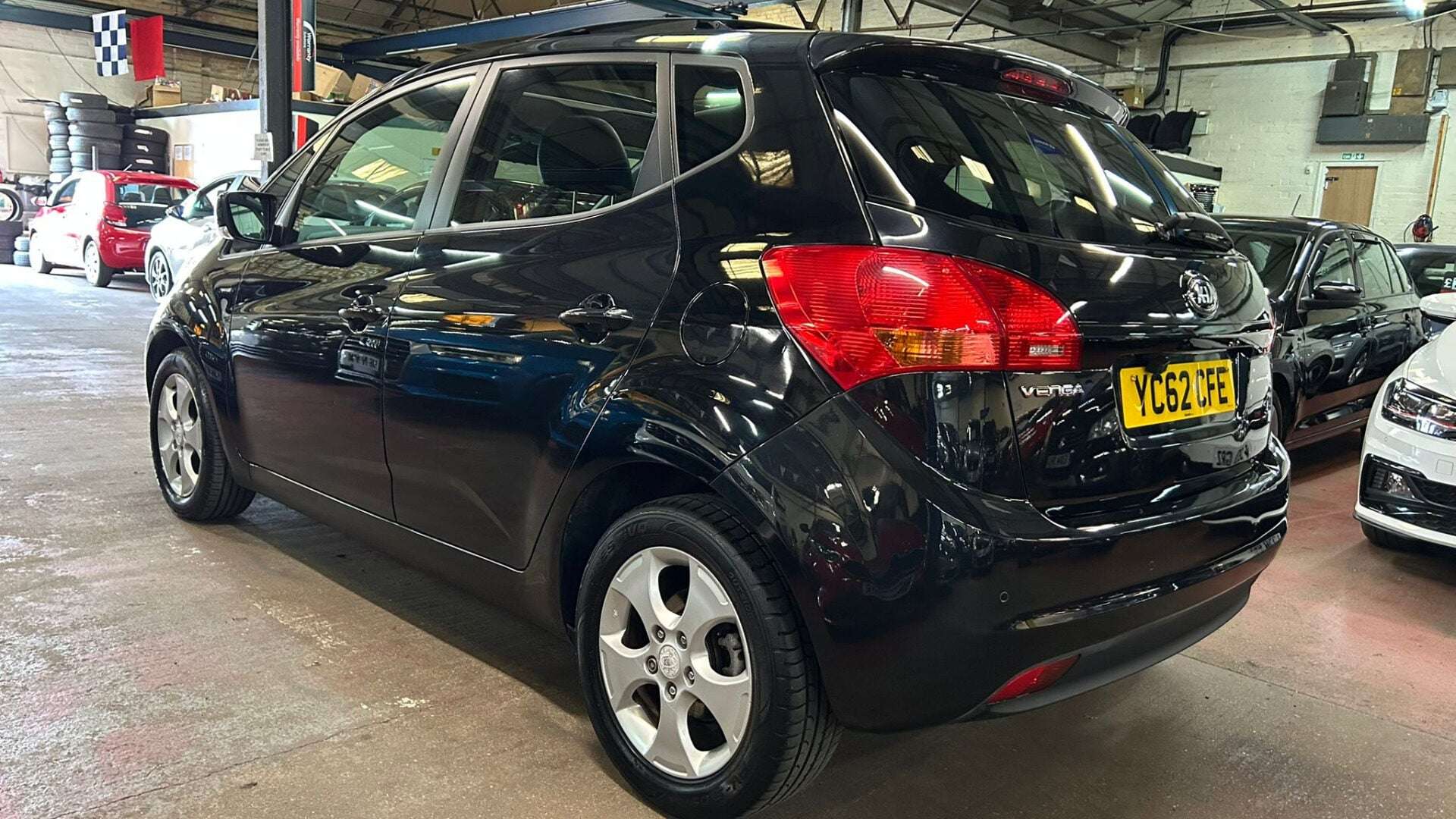 A 2012 KIA VENGA 3 SAT NAV A 2012 KIA VENGA 3 SAT NAV