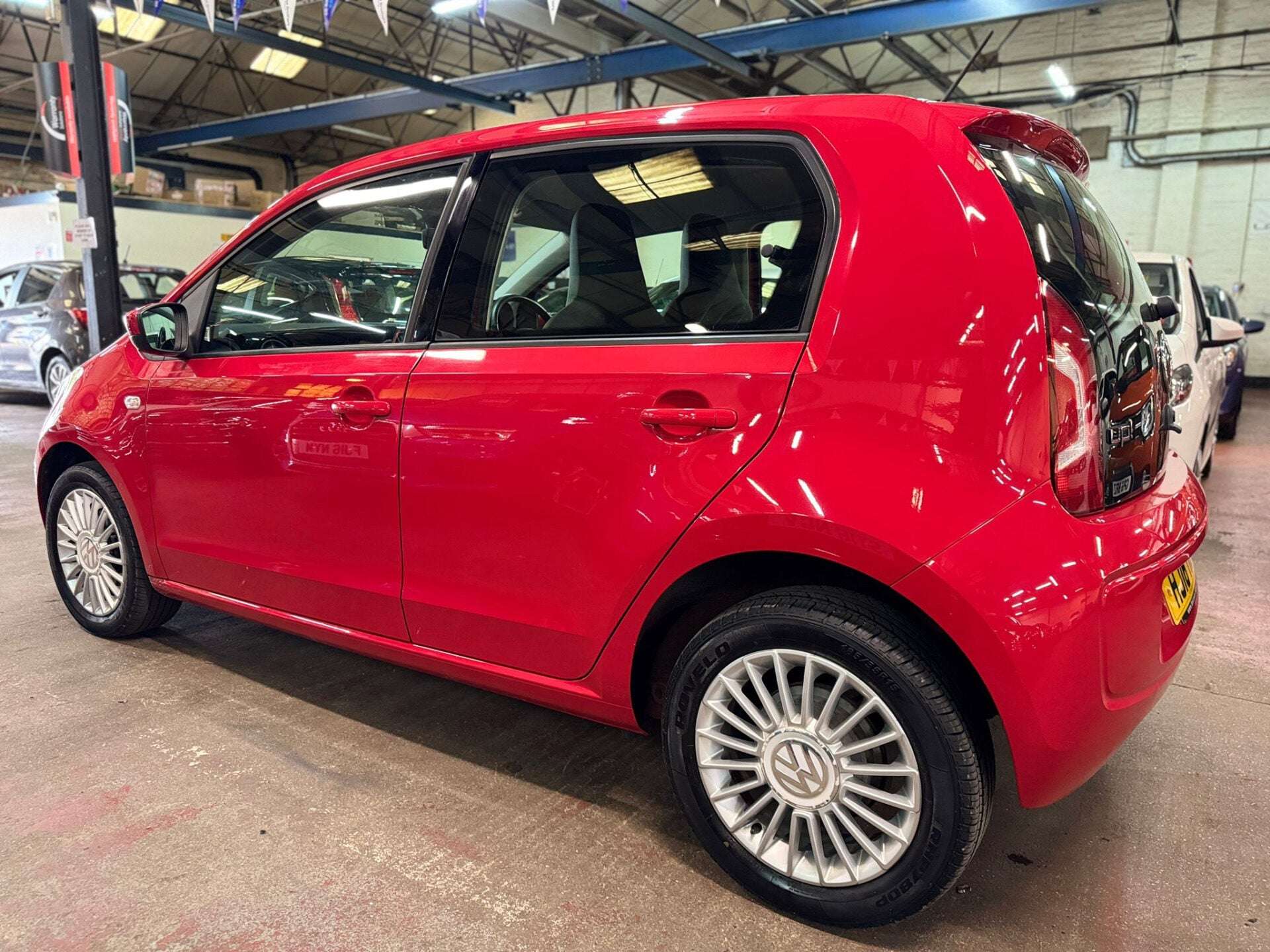 A 2016 VOLKSWAGEN UP HIGH UP A 2016 VOLKSWAGEN UP HIGH UP
