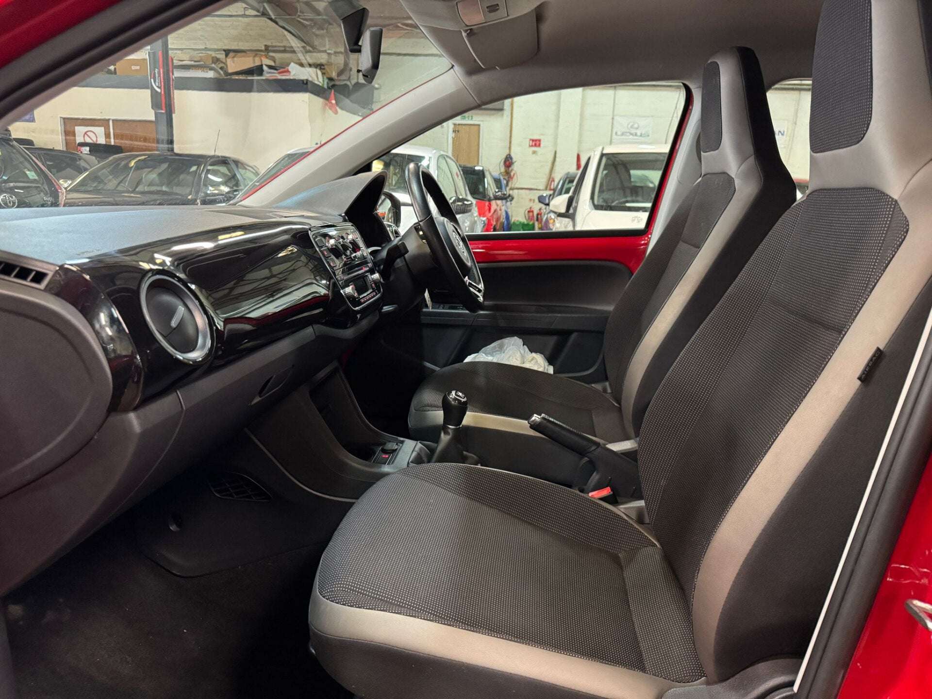 2016 VOLKSWAGEN UP 2016 VOLKSWAGEN UP