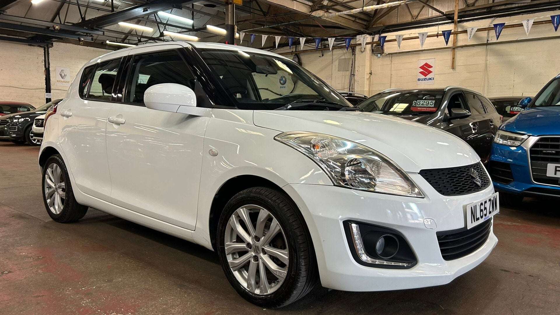 A 2015 SUZUKI SWIFT SZ3 A 2015 SUZUKI SWIFT SZ3