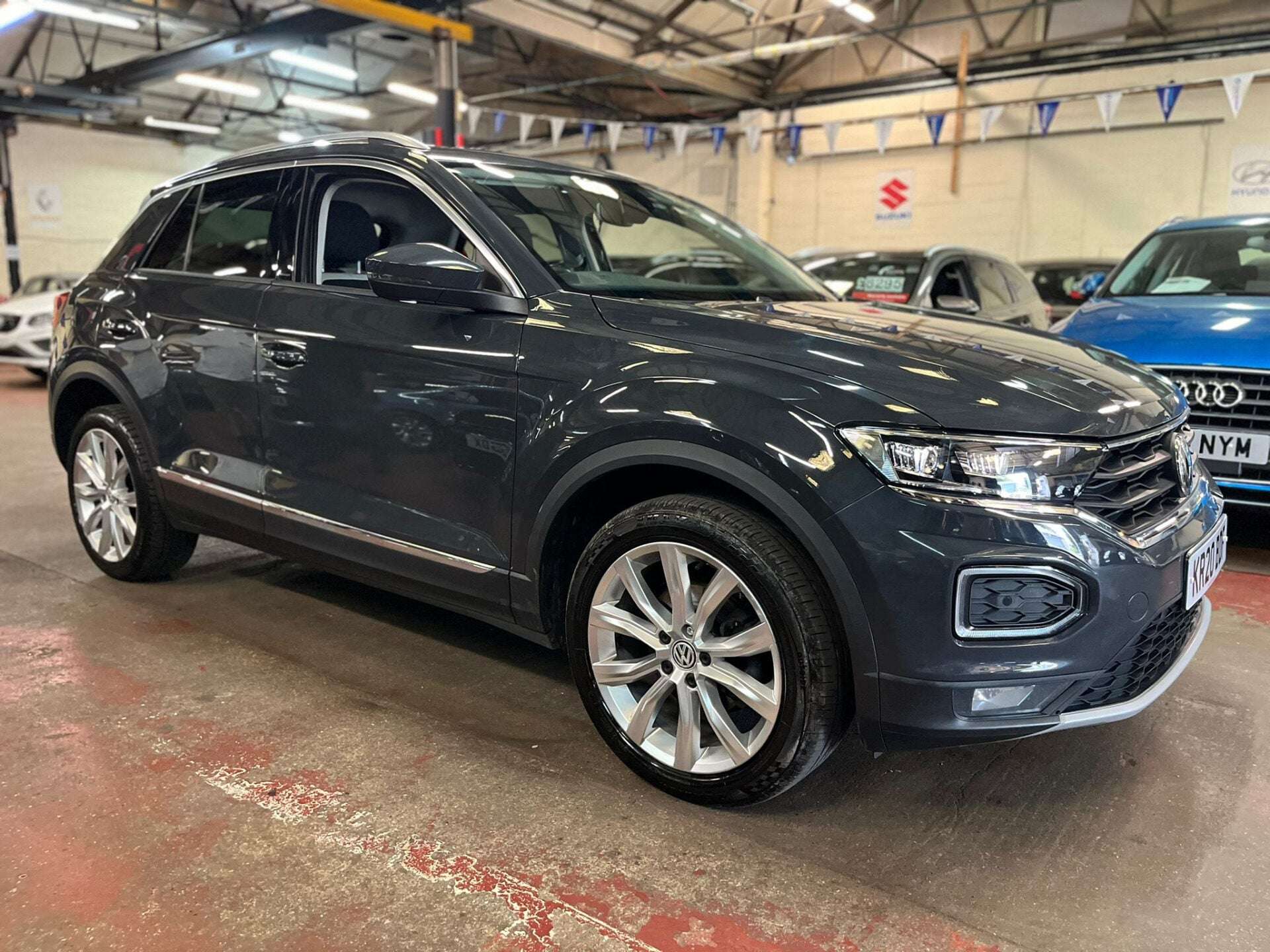 A 2020 VOLKSWAGEN T-ROC SEL TSI EVO DSG A 2020 VOLKSWAGEN T-ROC SEL TSI EVO DSG