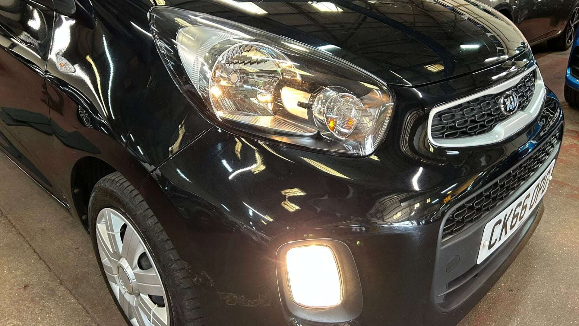 A 2016 KIA PICANTO 1 AIR A 2016 KIA PICANTO 1 AIR