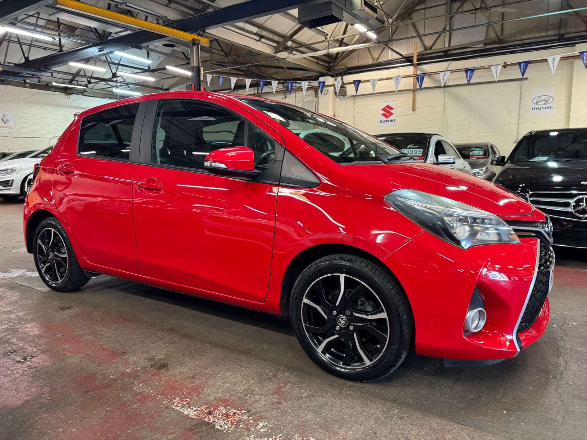 A 2016 TOYOTA YARIS VVT-I DESIGN A 2016 TOYOTA YARIS VVT-I DESIGN