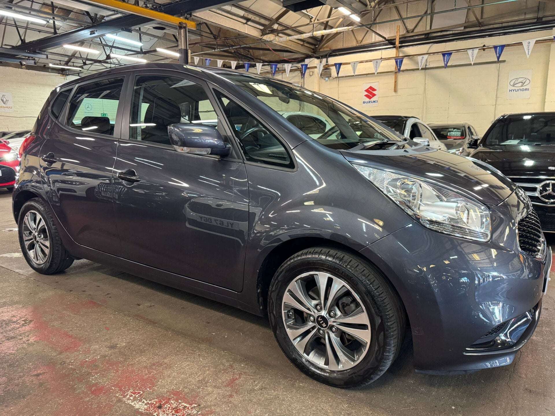 A 2017 KIA VENGA CRDI 2 A 2017 KIA VENGA CRDI 2