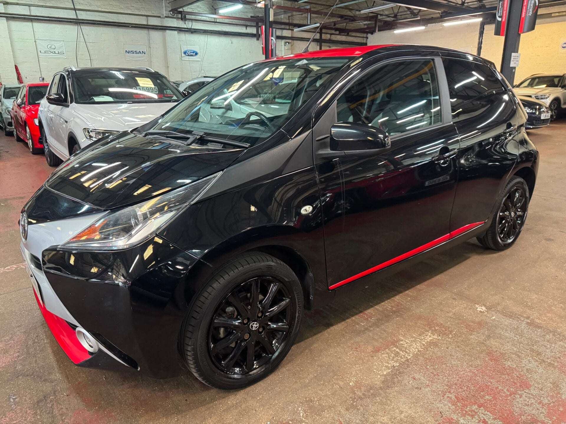 A 2017 TOYOTA AYGO VVT-I X-PRESS A 2017 TOYOTA AYGO VVT-I X-PRESS