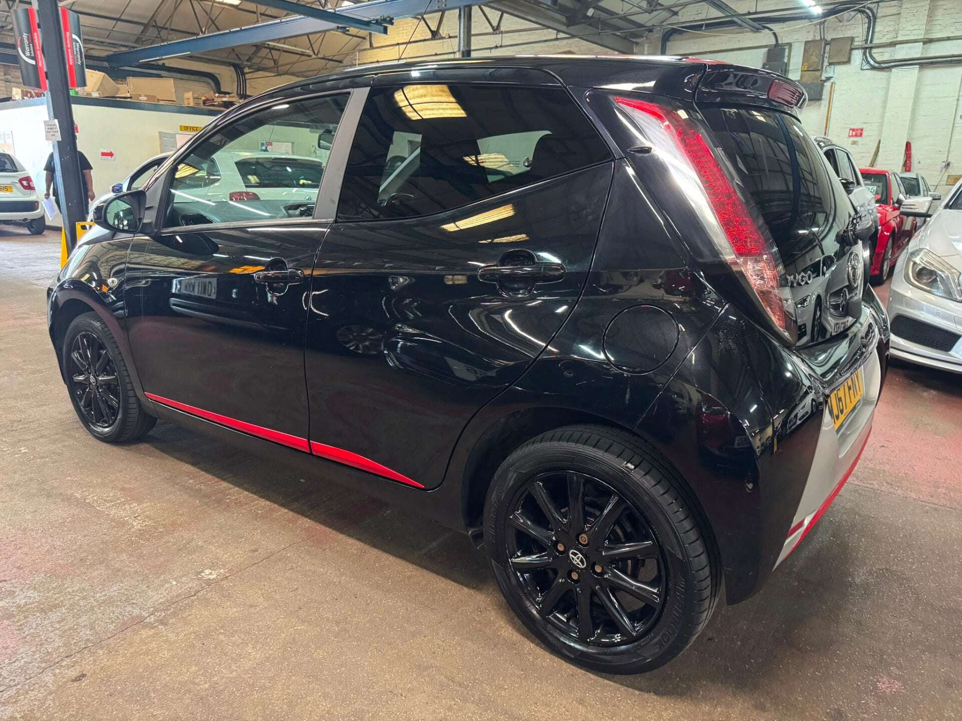 A 2017 TOYOTA AYGO VVT-I X-PRESS A 2017 TOYOTA AYGO VVT-I X-PRESS