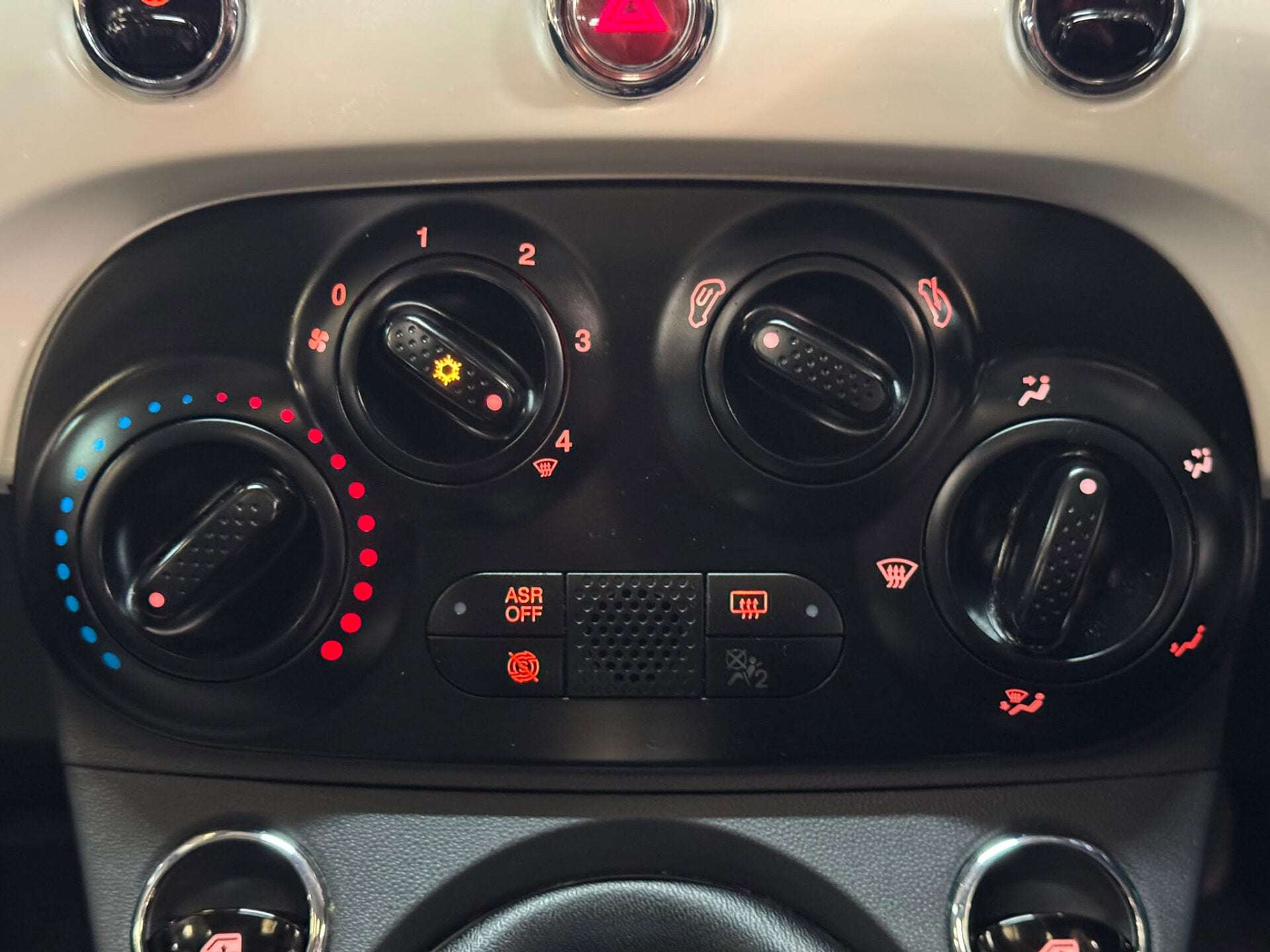 2017 FIAT 500 2017 FIAT 500