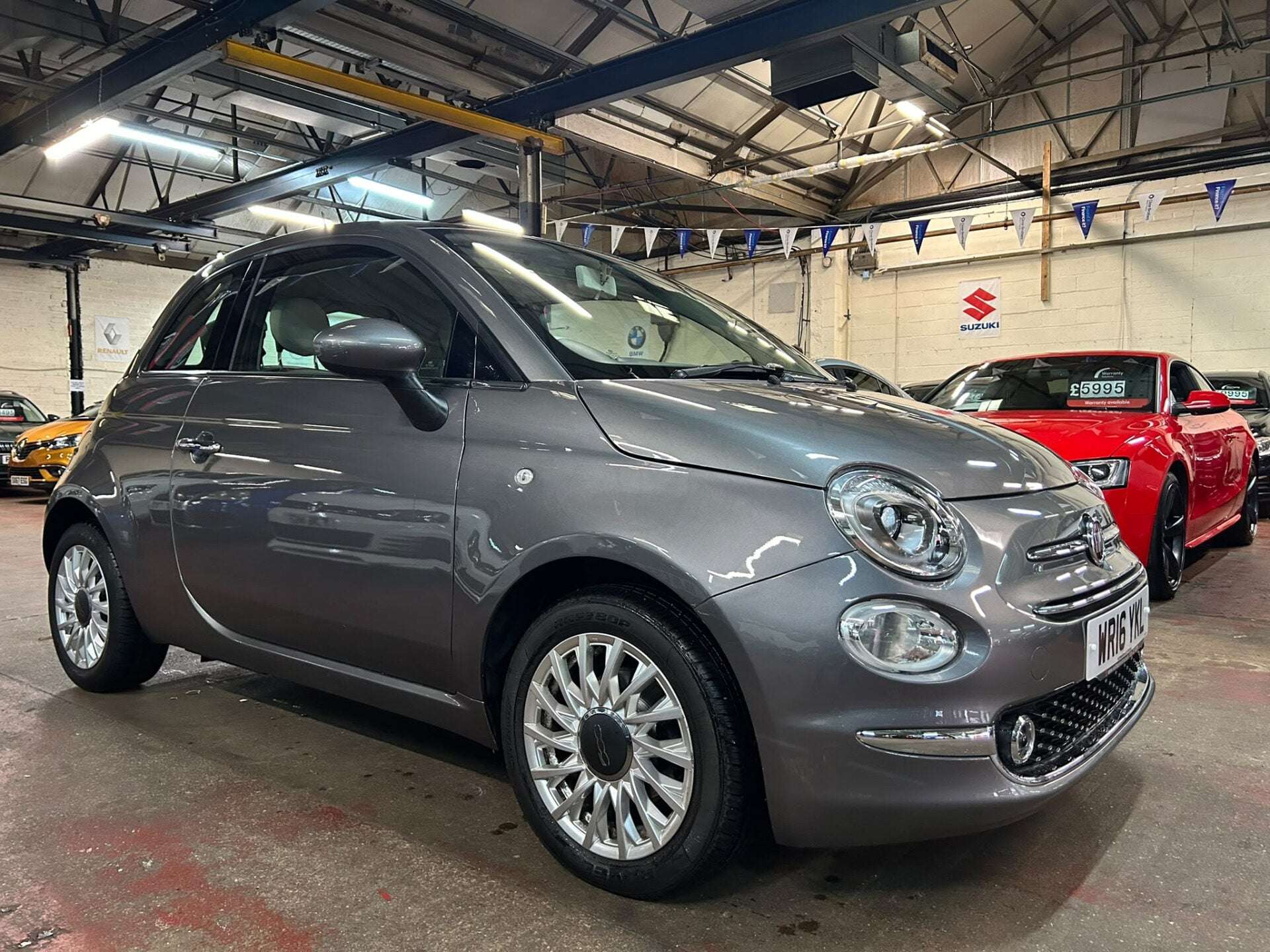 A 2016 FIAT 500 LOUNGE A 2016 FIAT 500 LOUNGE