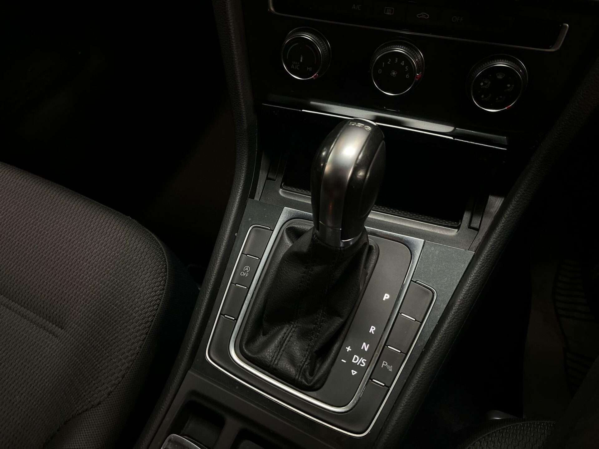 2019 VOLKSWAGEN GOLF 2019 VOLKSWAGEN GOLF