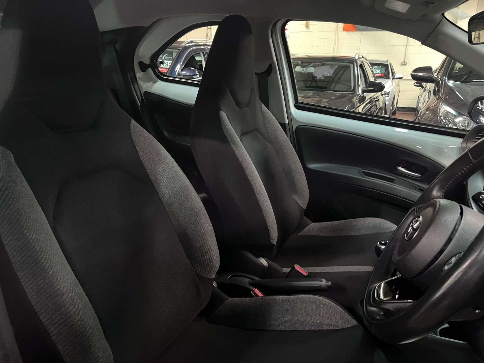 2022 TOYOTA AYGO X 2022 TOYOTA AYGO X