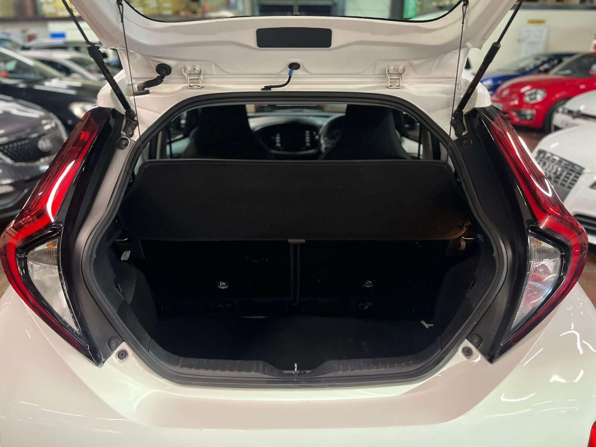 2022 TOYOTA AYGO X 2022 TOYOTA AYGO X