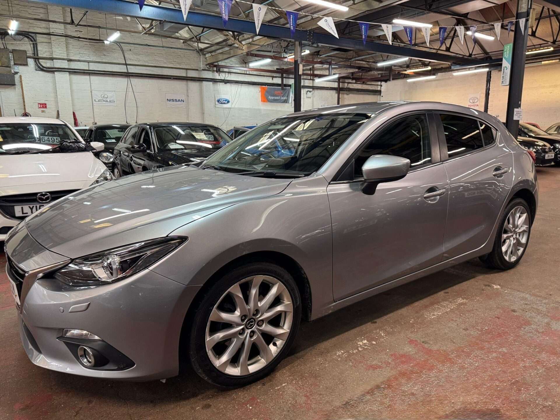 A 2015 MAZDA 3 2.0 SKYACTIV-G Sport Nav Euro 6 (s/s) 5dr A 2015 MAZDA 3 2.0 SKYACTIV-G Sport Nav Euro 6 (s/s) 5dr