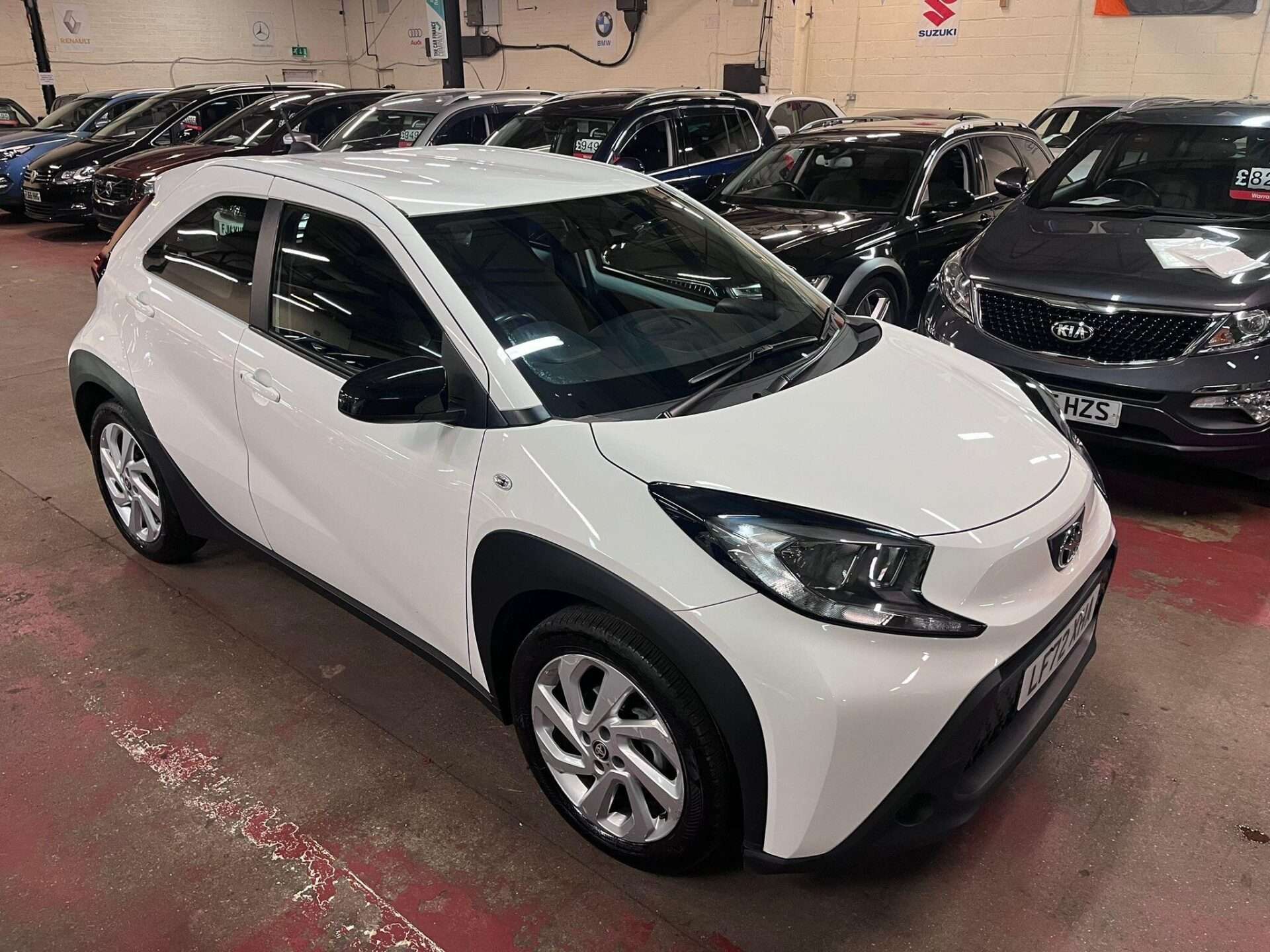 2022 TOYOTA AYGO X 2022 TOYOTA AYGO X