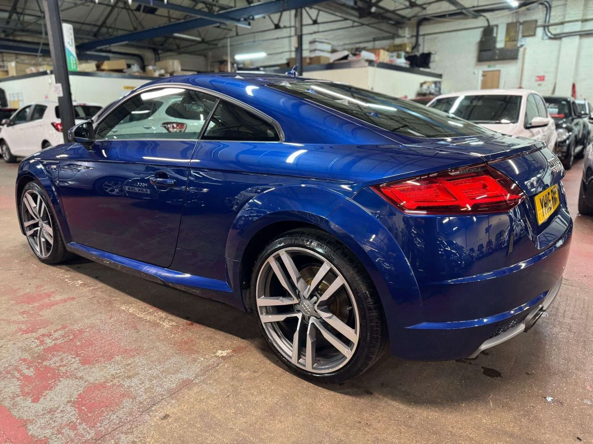 A 2015 AUDI TT 2.0 TFSI S line Euro 6 (s/s) 3dr A 2015 AUDI TT 2.0 TFSI S line Euro 6 (s/s) 3dr