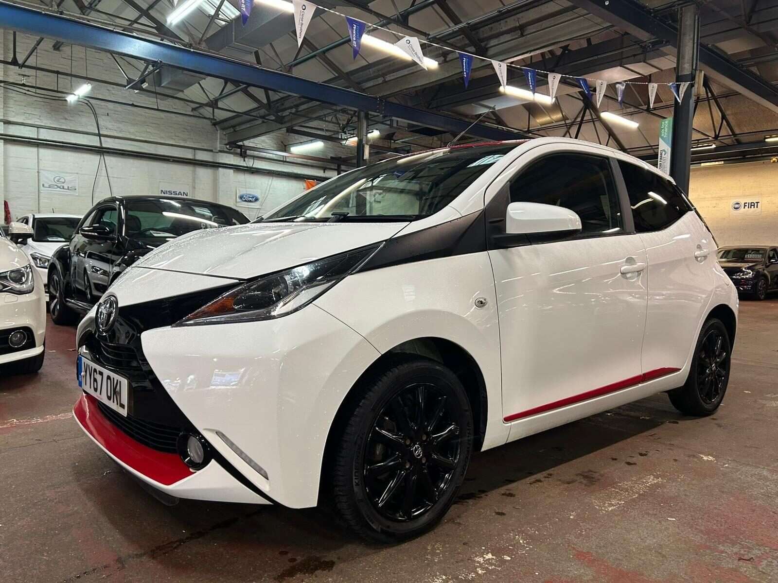 A 2017 TOYOTA AYGO 1.0 VVT-i x-press Euro 6 5dr A 2017 TOYOTA AYGO 1.0 VVT-i x-press Euro 6 5dr