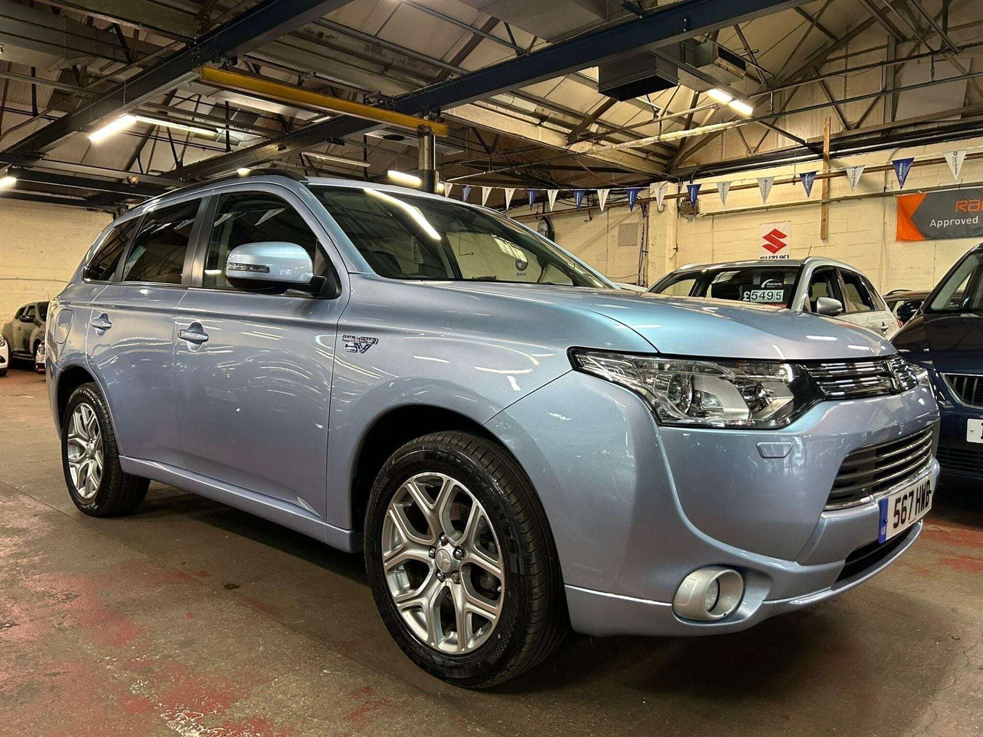 A 2014 MITSUBISHI OUTLANDER 2.0h 12kWh GX4h CVT 4WD Euro 5 (s/s) 5dr A 2014 MITSUBISHI OUTLANDER 2.0h 12kWh GX4h CVT 4WD Euro 5 (s/s) 5dr