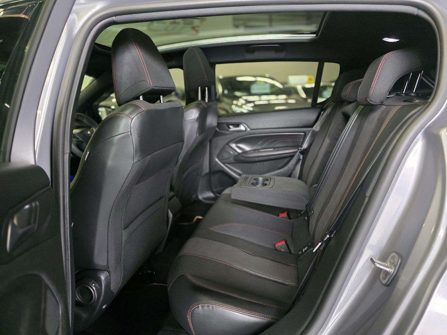 2018 PEUGEOT 308 2018 PEUGEOT 308