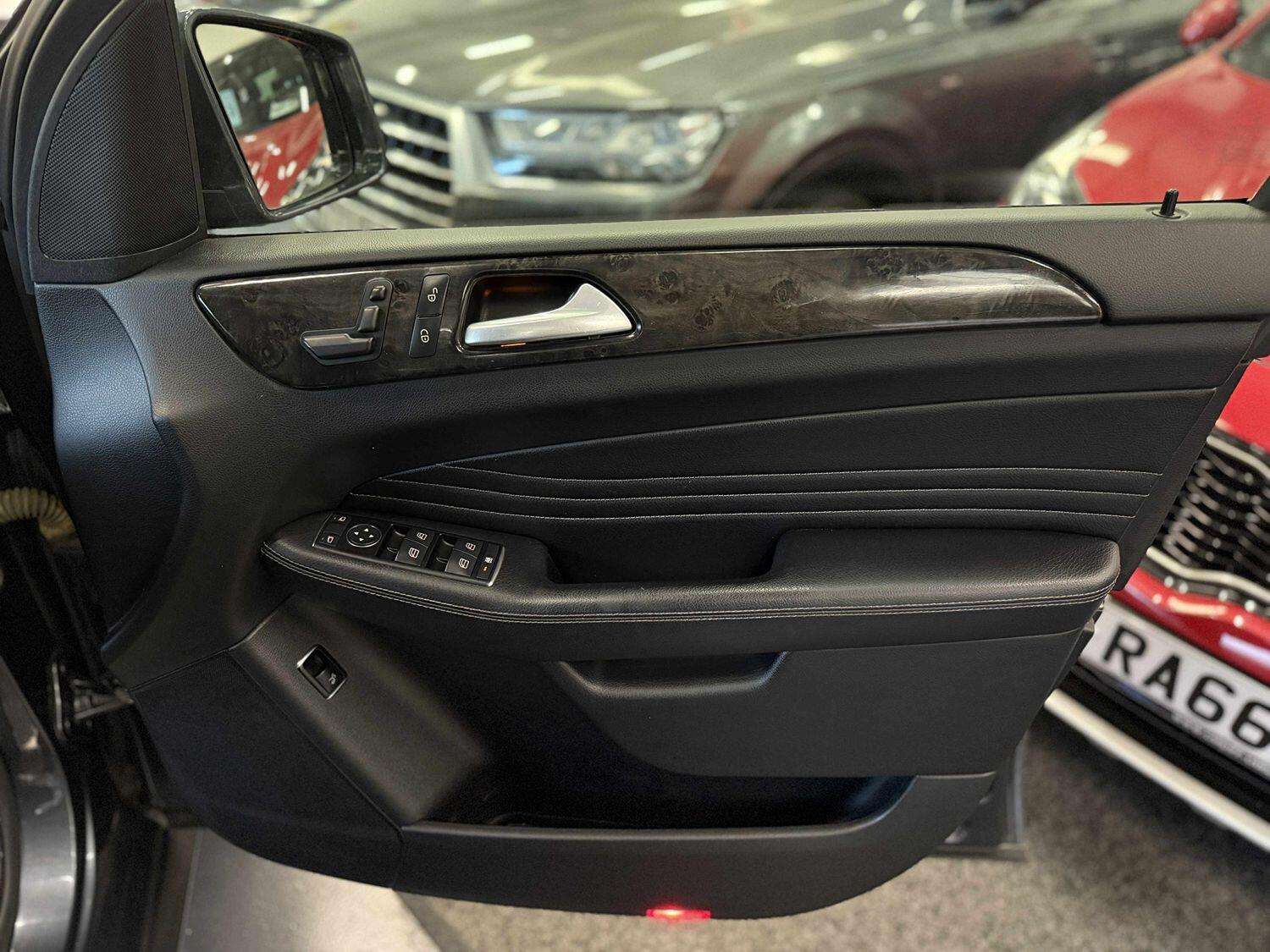 2012 MERCEDES-BENZ M CLASS 2012 MERCEDES-BENZ M CLASS