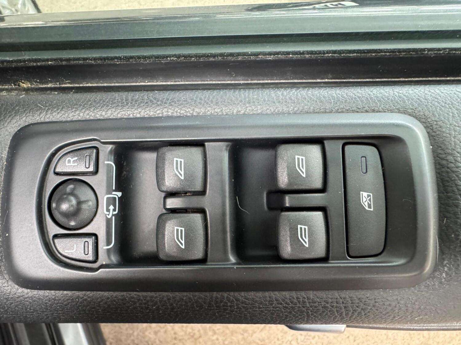 2013 LAND ROVER DISCOVERY 4 2013 LAND ROVER DISCOVERY 4