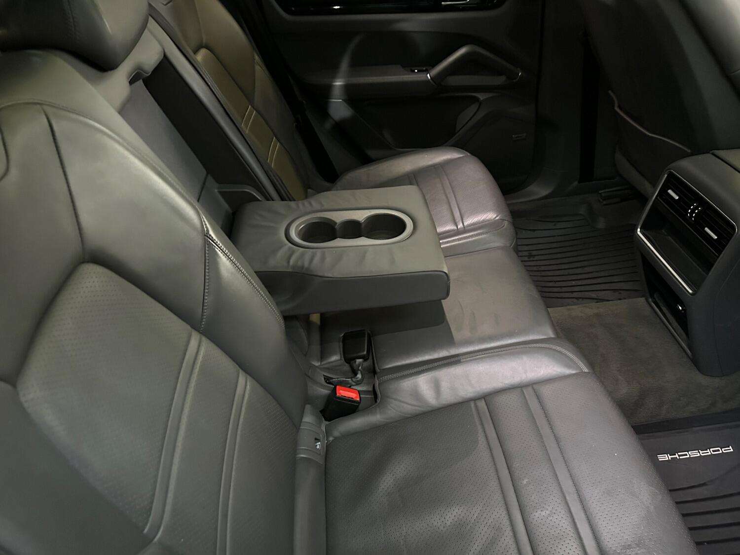 2019 PORSCHE CAYENNE 2019 PORSCHE CAYENNE