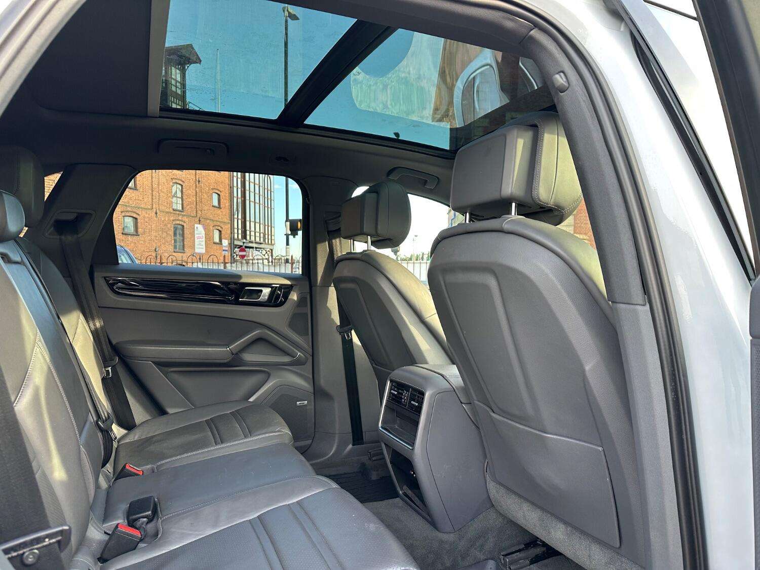 2019 PORSCHE CAYENNE 2019 PORSCHE CAYENNE