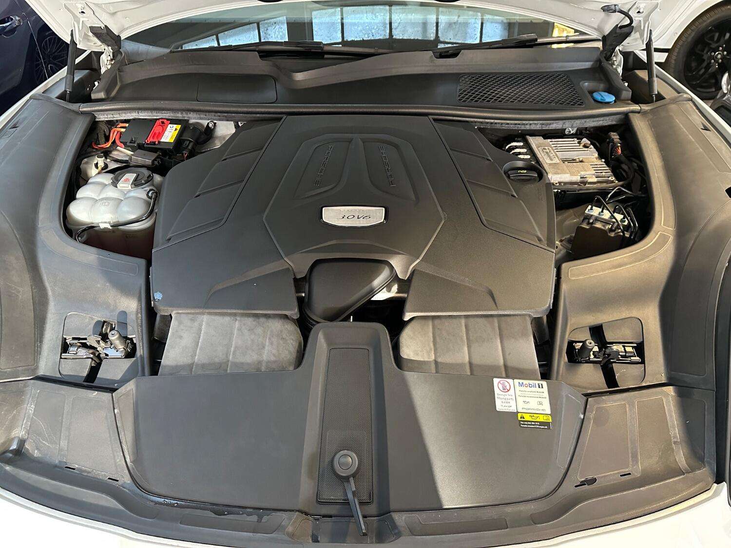 2019 PORSCHE CAYENNE 2019 PORSCHE CAYENNE