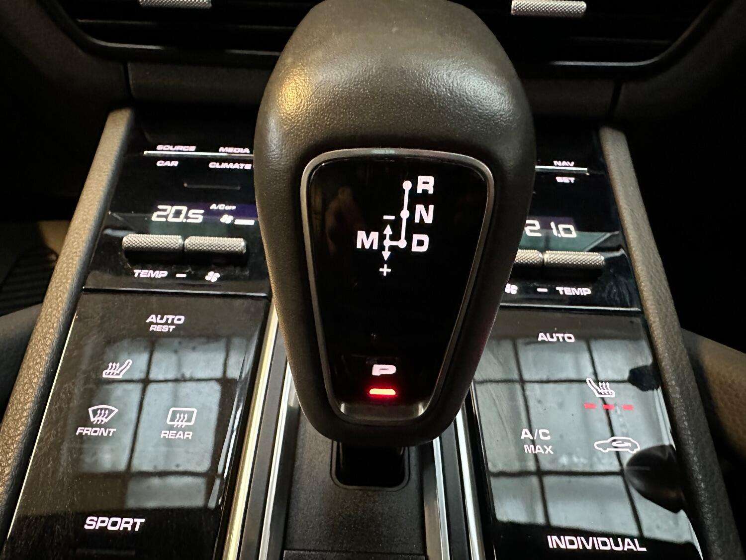 2019 PORSCHE CAYENNE 2019 PORSCHE CAYENNE