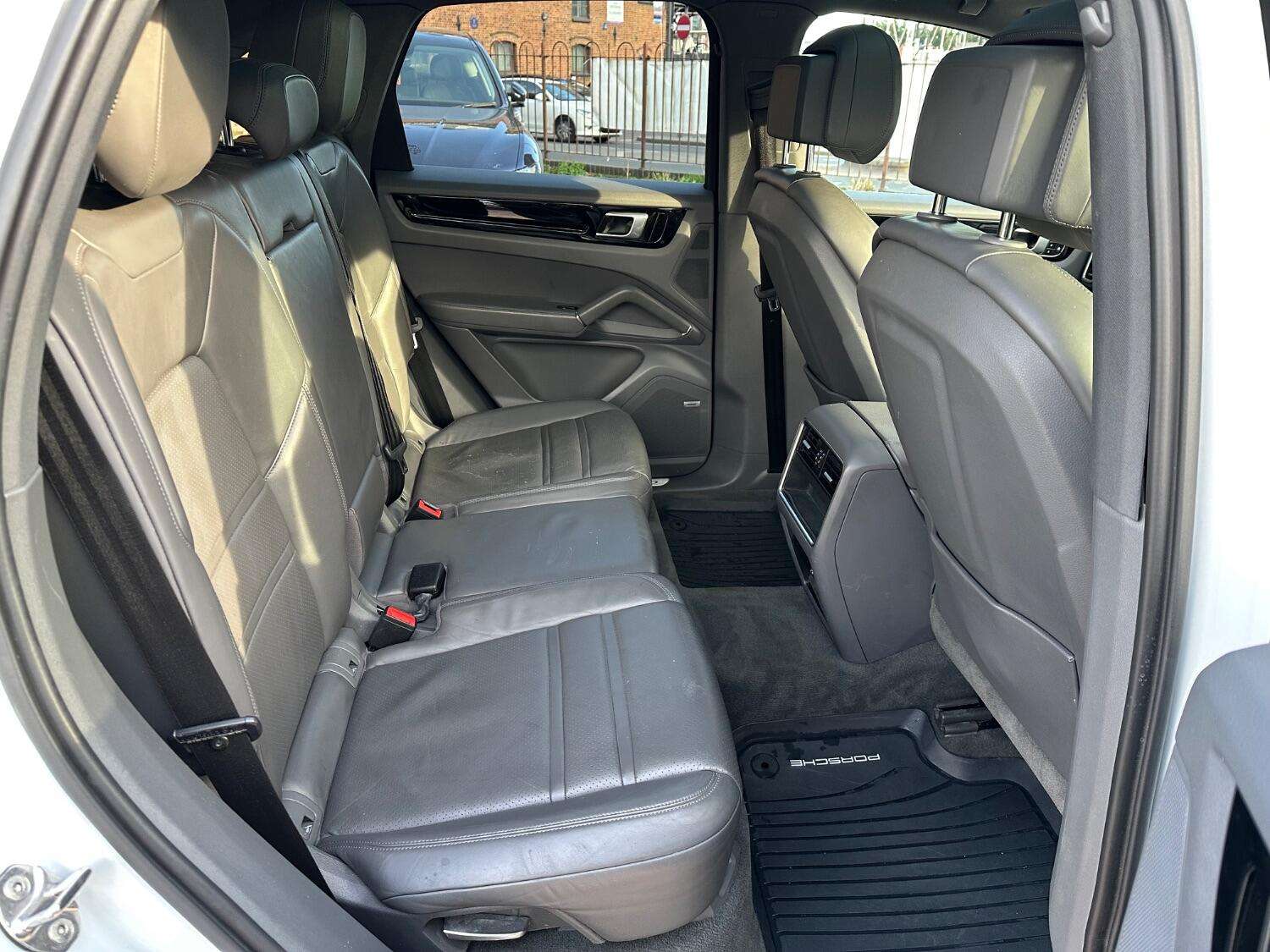 2019 PORSCHE CAYENNE 2019 PORSCHE CAYENNE