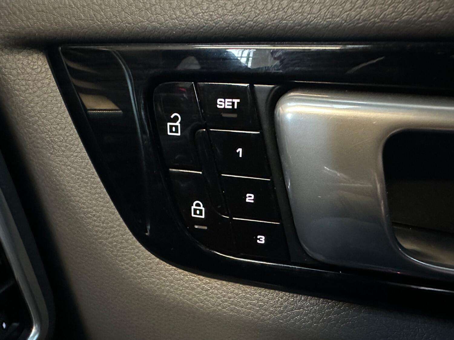 2019 PORSCHE CAYENNE 2019 PORSCHE CAYENNE