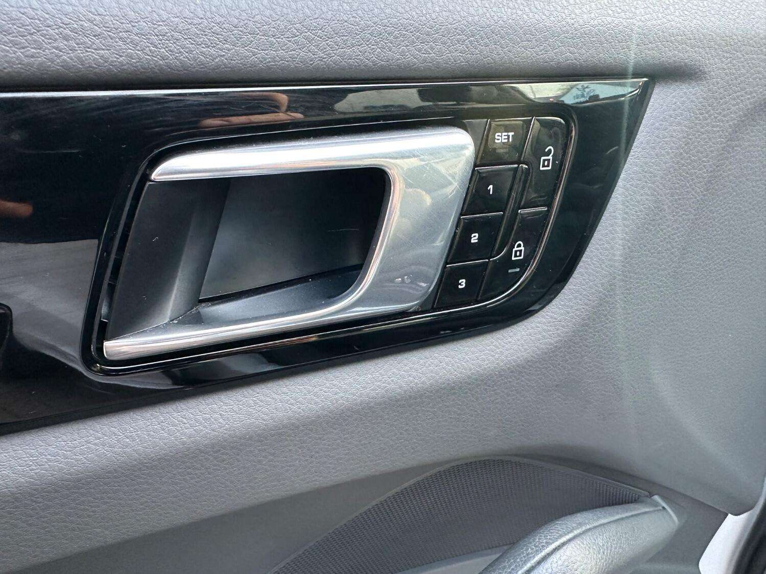 2019 PORSCHE CAYENNE 2019 PORSCHE CAYENNE