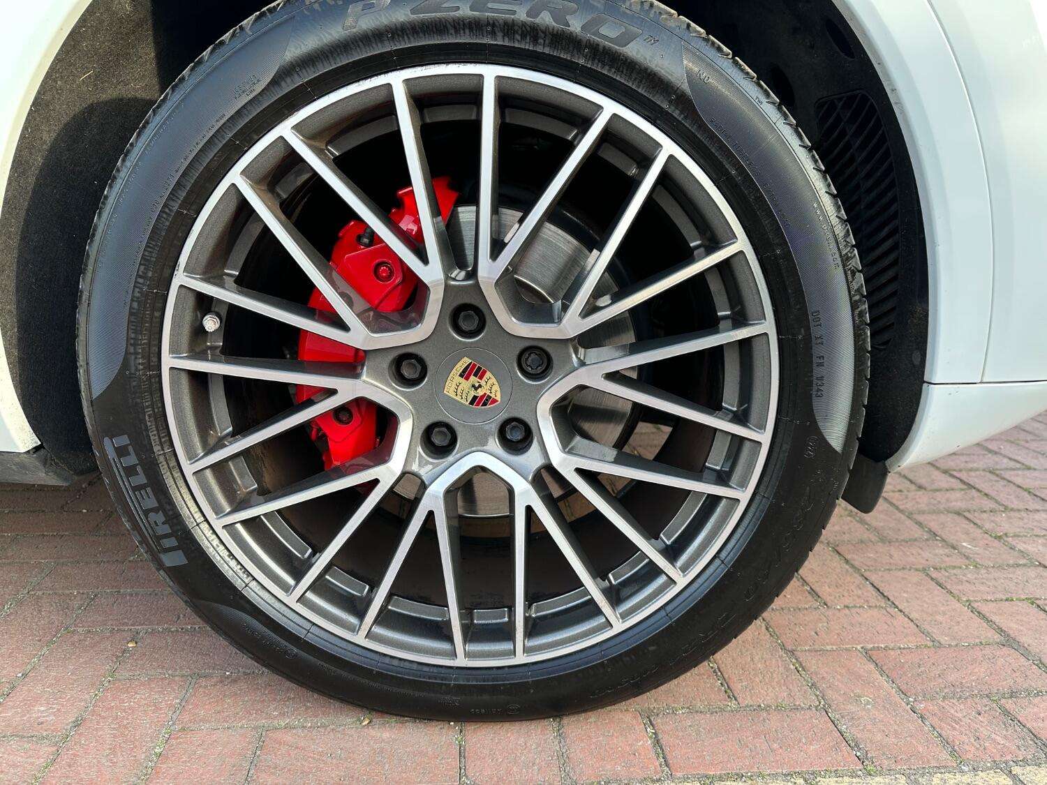 2019 PORSCHE CAYENNE 2019 PORSCHE CAYENNE